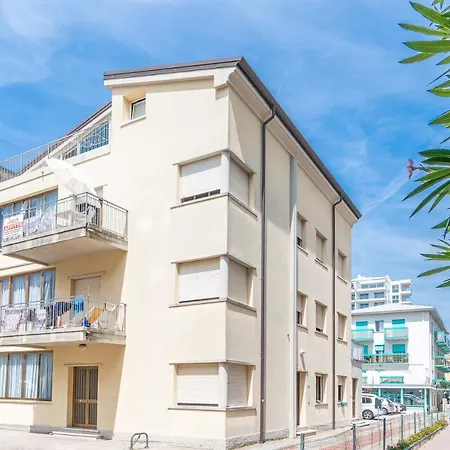 Zenith Apartment