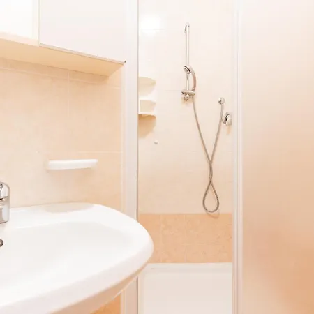 Zenith Apartment *